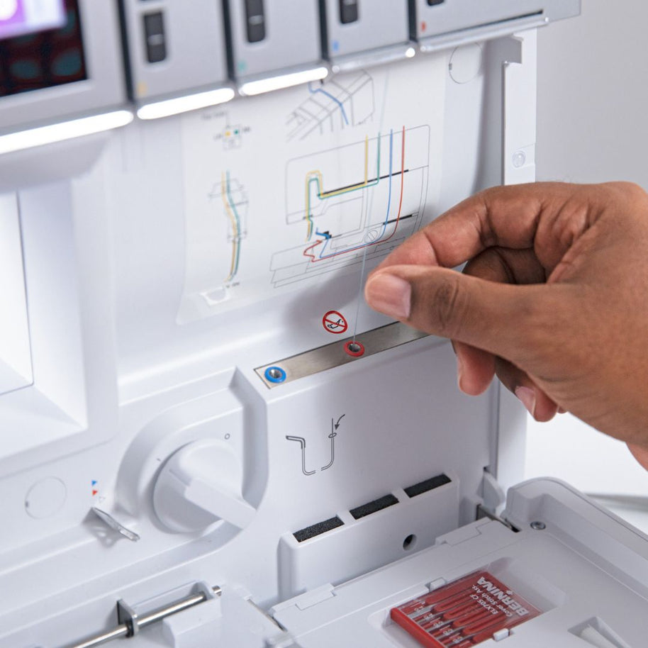 Bernina L 860 Taglia Cuci Professionale con Infilatura ad Aria