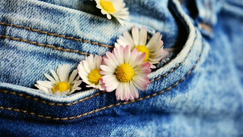 Immagine di copertina: le 5 regole per cucire l'orlo dei jeans