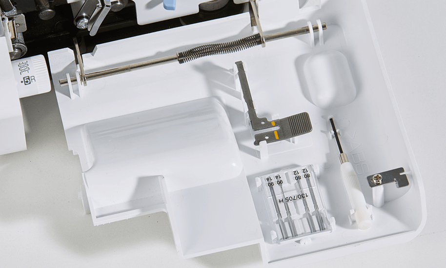Brother 1034DX Tagliacuce 3 e 4 fili con 5 Anni di Garanzia