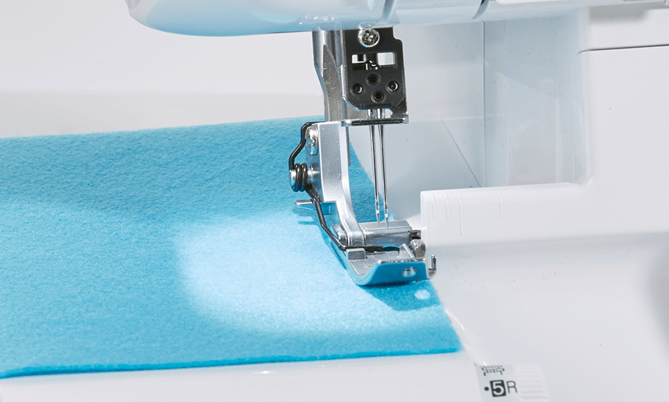 Brother 1034DX Tagliacuce 3 e 4 fili con 5 Anni di Garanzia