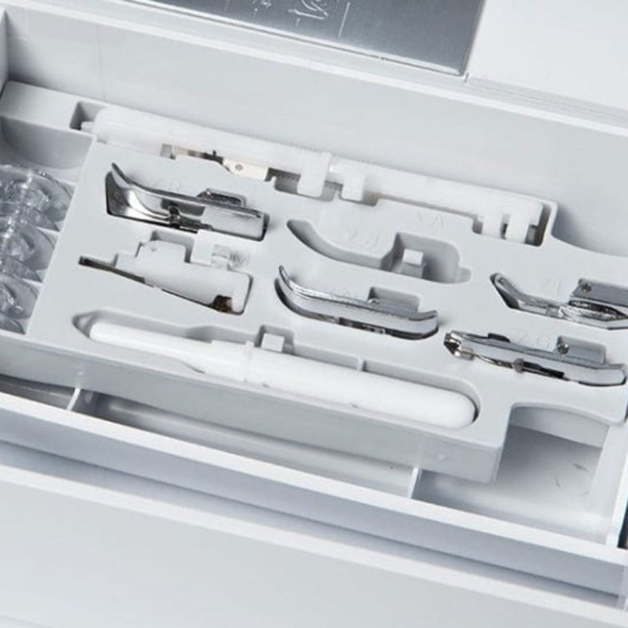Macchina da cucire Brother Inventio NV1850Q accessori