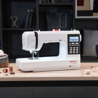 Necchi Creator C400 Macchina da cucire elettronica in craftroom