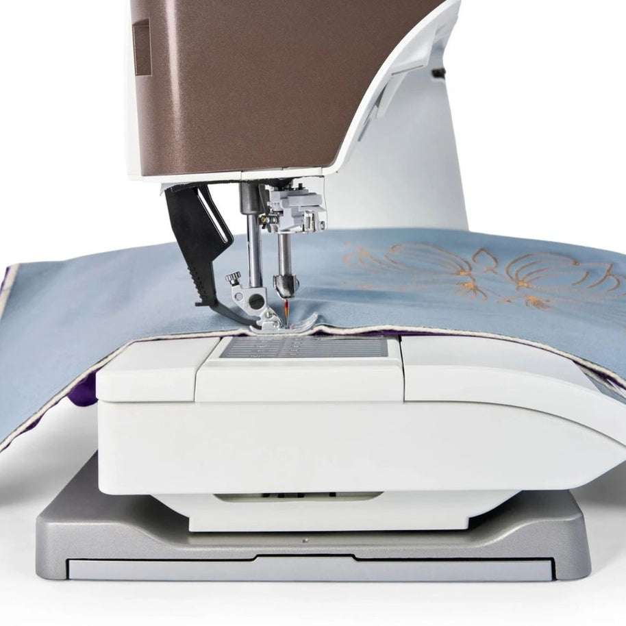 Pfaff Creative Icon 3 Macchina per Cucire e Ricamare con Intelligenza Artificiale doppio trasporto integrato