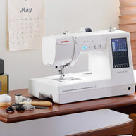 Macchina per cucire e ricamare Janome Memory Craft MC1000 in craft room
