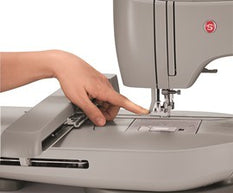 Macchina da ricamo Singer Quantum Stylist EM-200