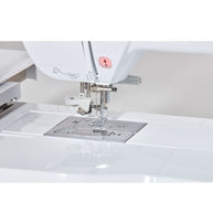 Brother Innovis NV880E Macchina Ricamatrice con 5 Anni di Garanzia.