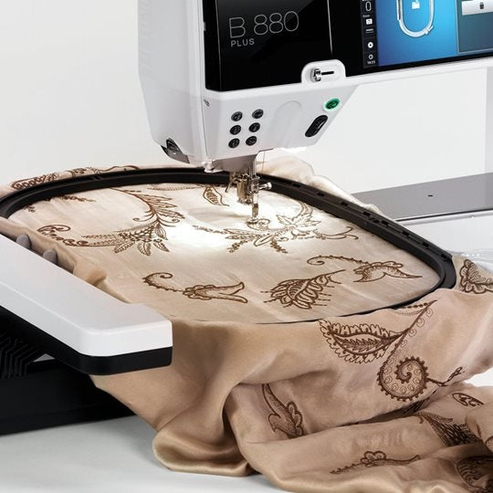Macchina per cucito e ricamo Bernina B 880 Plus