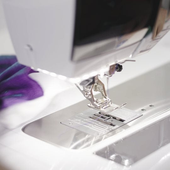 Macchina da cucire e ricamare Bernina B 590