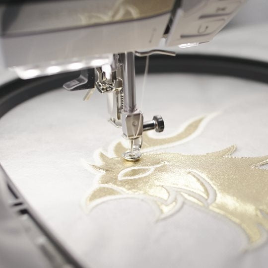 Macchina da cucire e ricamare Bernina B 590